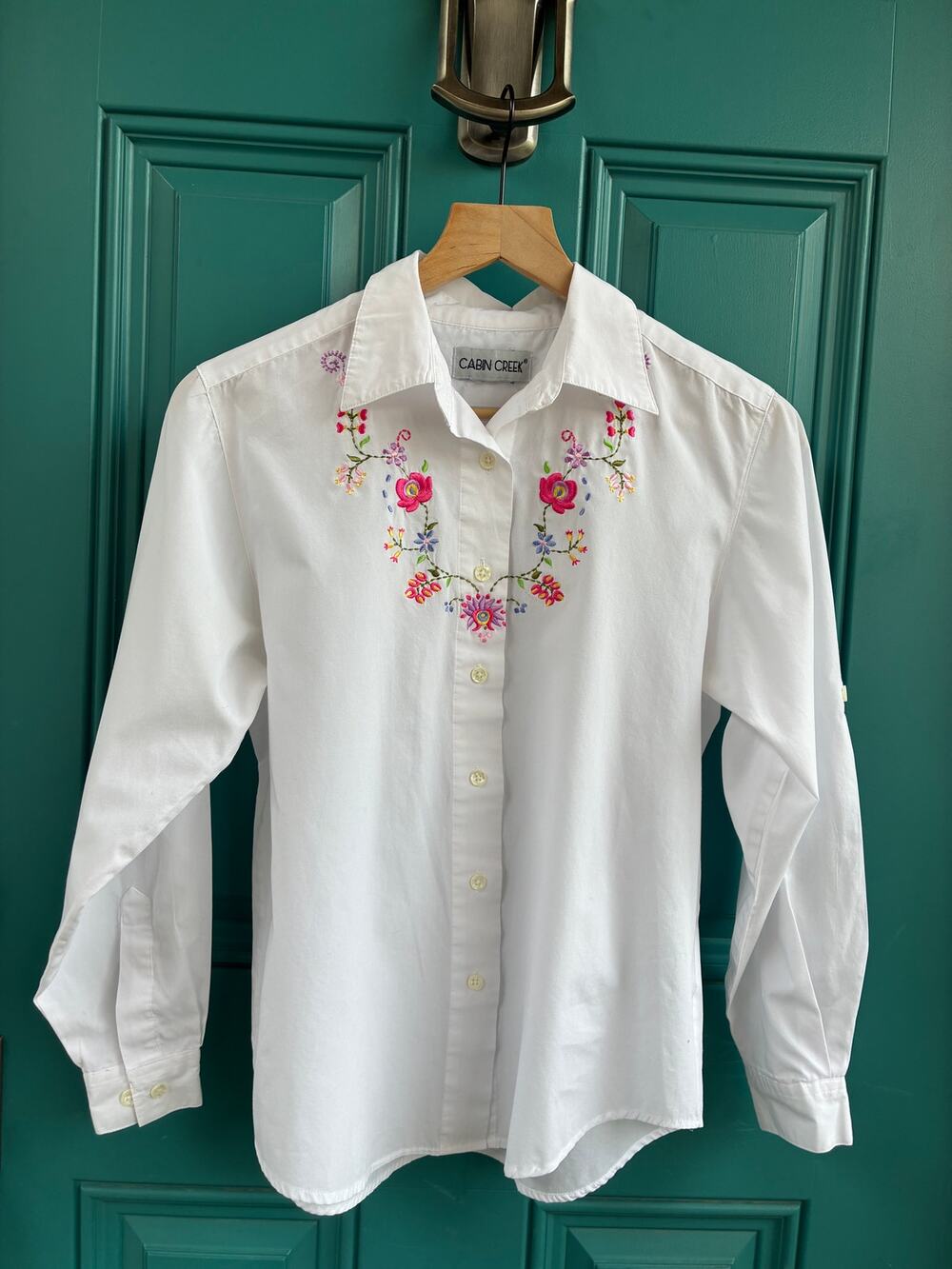 Cabin Creek Shirt Button Down Colorful Floral Embroidery Yoke Cotton Blend Small